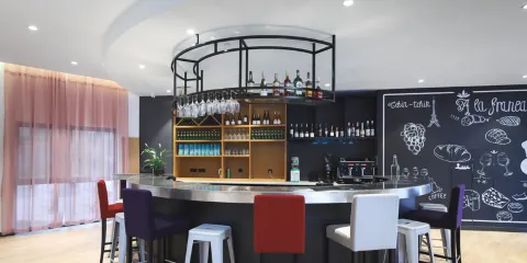 康鉑酒店酒吧枱