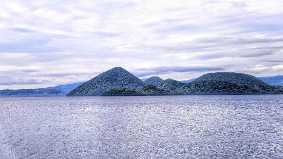 羊蹄山就坐落在洞爷湖湖畔，标高1898米，是北海道西南部第一