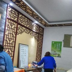 Qingzhenlongshenggaodian (yunmenshan) 여행 사진