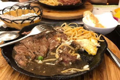 Benteng Steak (haiyanqiyuanshangyejiecanting)