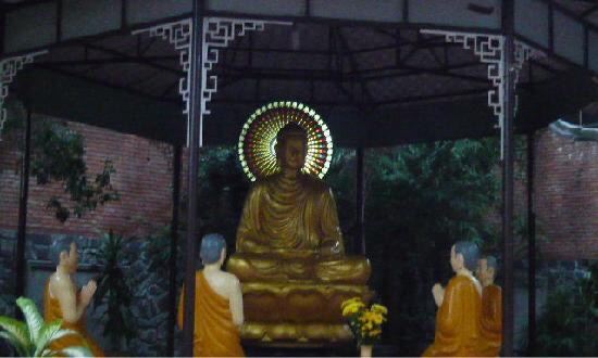 Phap Lam Pagoda