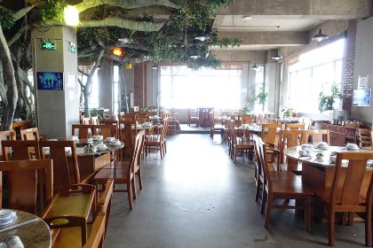 读书铺酸笋鸡创始店