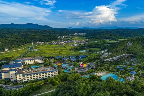 Yeyuan Hotspring Holiday Hotel