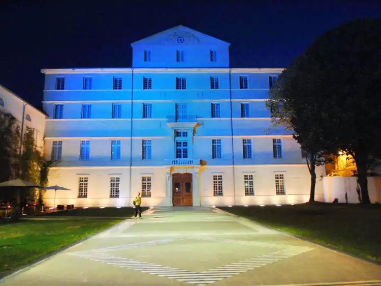 Hotels near Fabre Museum