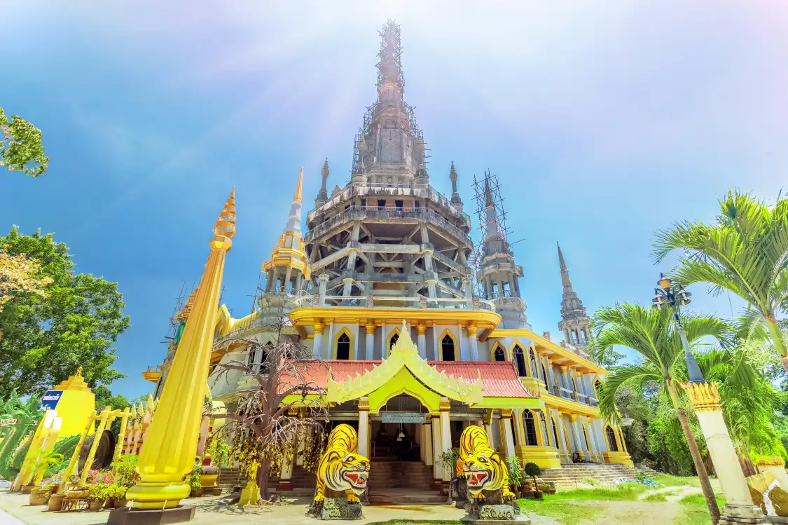 Hotels near Wat Tham Suea