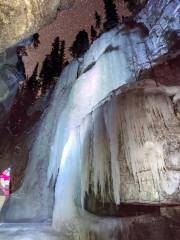 Maligne Canyon