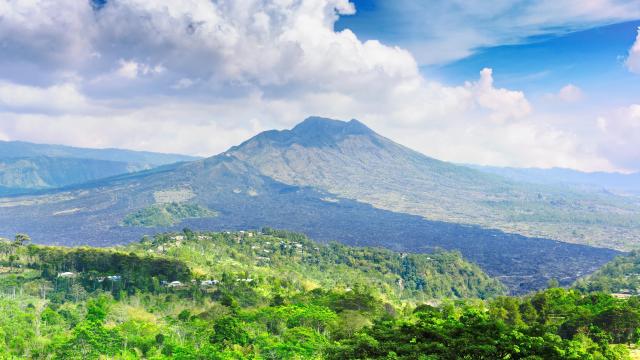 巴杜爾火山