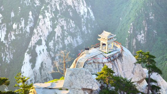 Xi'an Huashan Mountain Adventure Day Tour with West Peak Up & Down