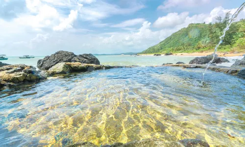 Shanqin Bay, Wanning