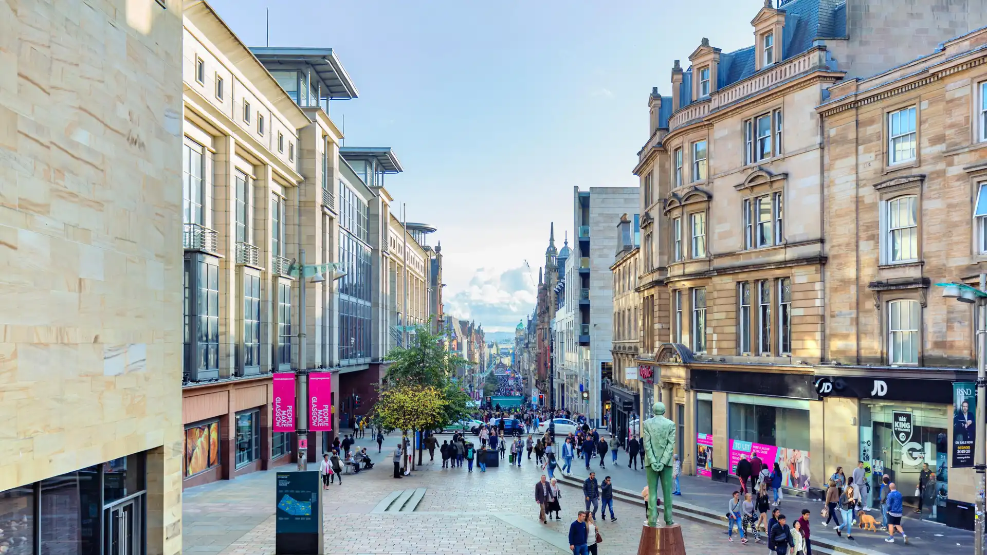 Hotels near Buchanan St