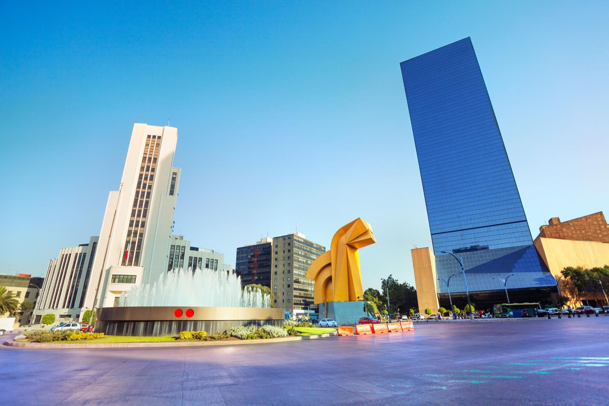 1-day tour to Plaza de las Tres Culturas + Palacio Postal + Constitution Plaza + Av. P.º de la Reforma