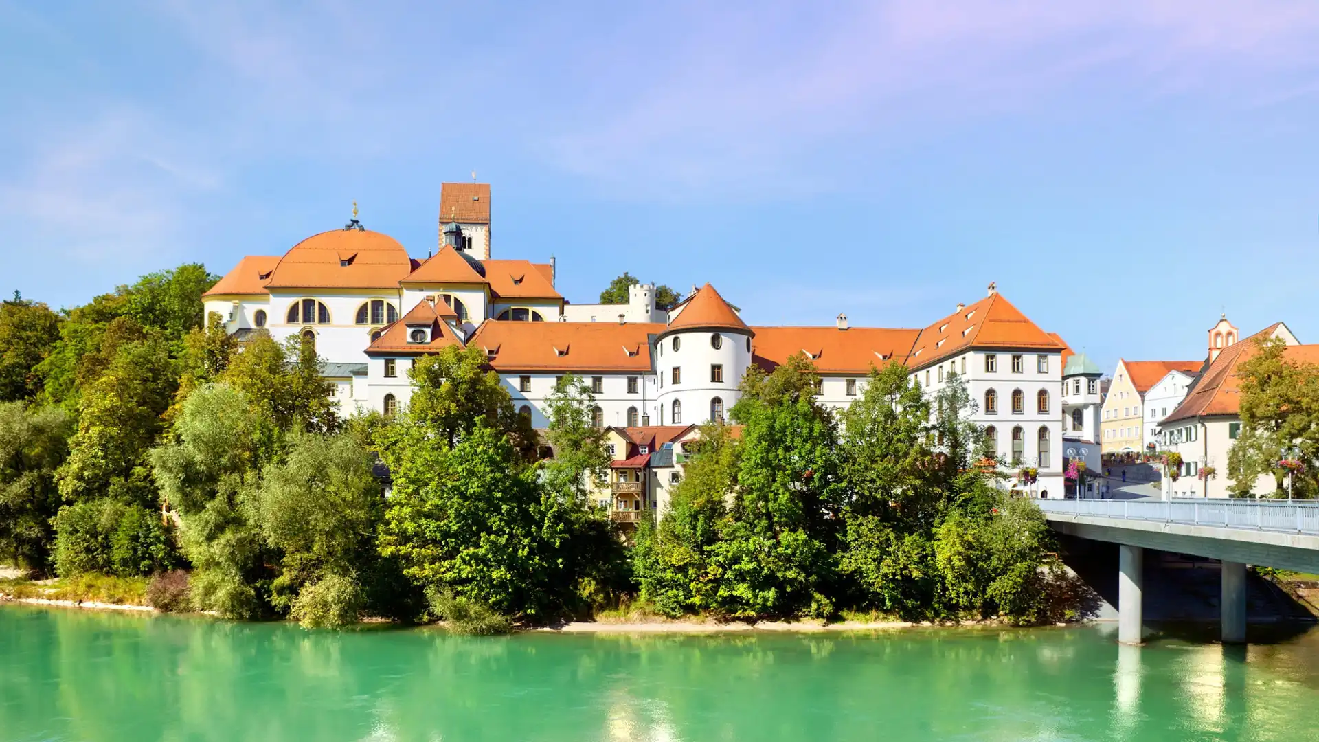 Hotels near Hohes Schloss