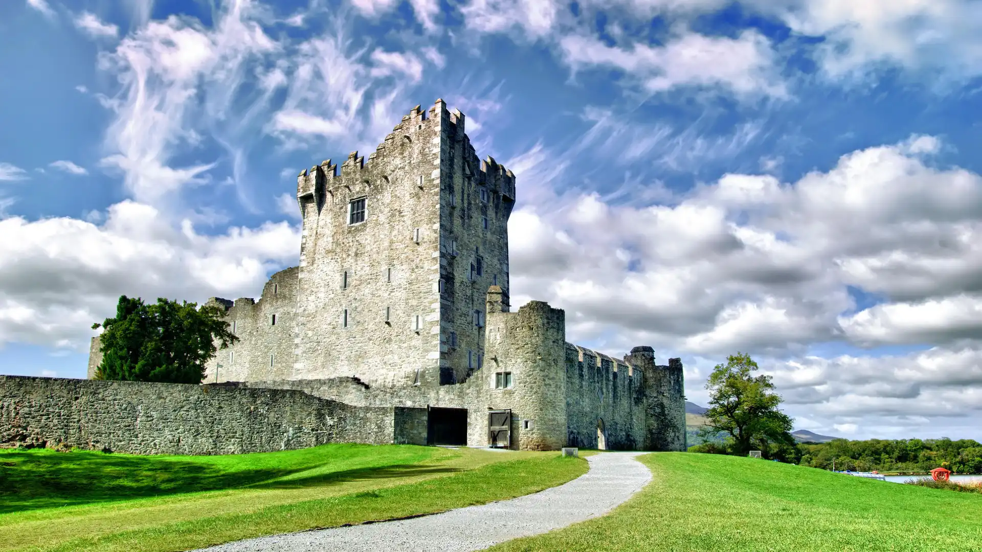 Hotels near Ross Castle