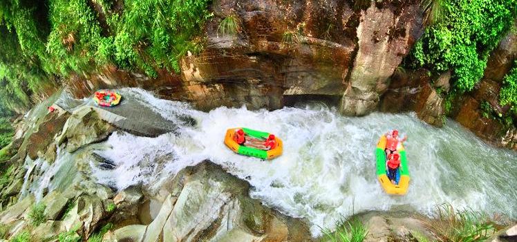 Wanlong Gorge Drifting