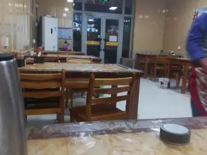 马龙老店抓饭拌面