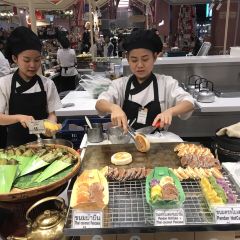 Tops Food Hall, CentralwOrld User Photo