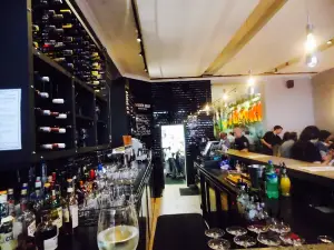 Urban Oyster Bar & Eatery