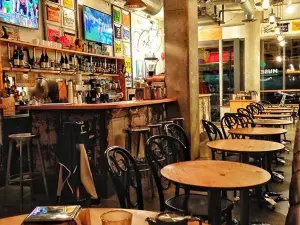 Roasters Coffee House & Grill