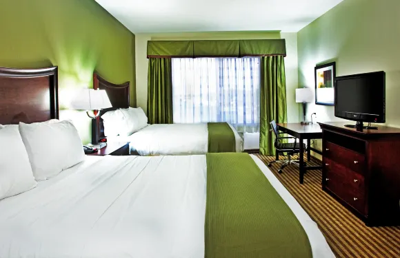 比勞克斯-海洋温泉智選假日酒店和套房