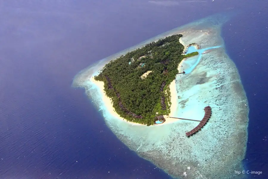 Veligandu Island Beach