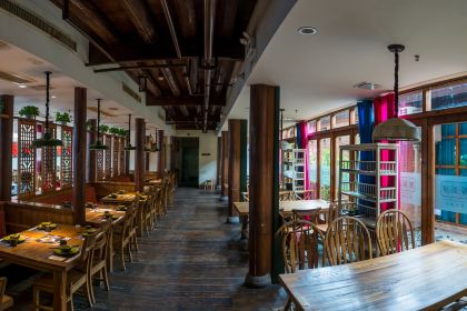 Tie Ge Bi ( Nan Tang Yi Qi )