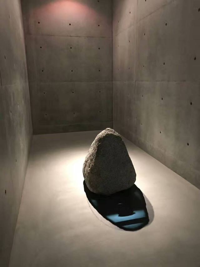地中美術館