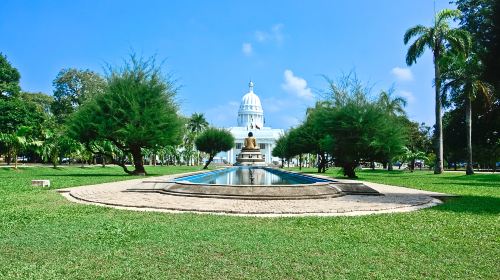 Viharamahadevi Park