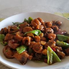 BAI SHI NIAN YU SHANG User Photo