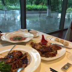 Yi Feng Court User Photo