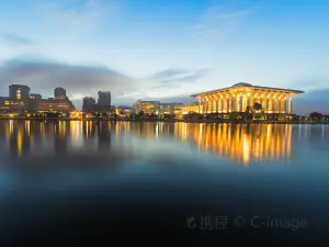 Putrajaya Lake