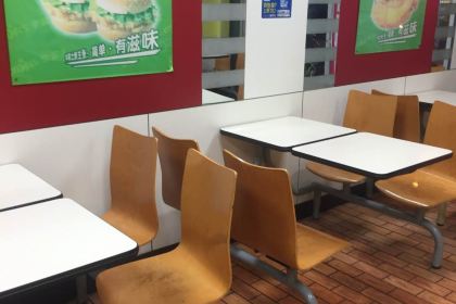 华莱士炸鸡汉堡(福鼎华福店)