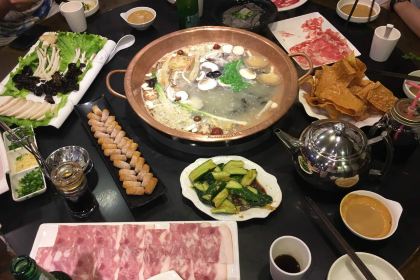 重庆黄泥磅老灶火锅(邹城店)