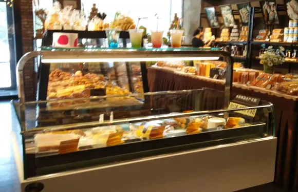 行忠蛋糕(德百店)