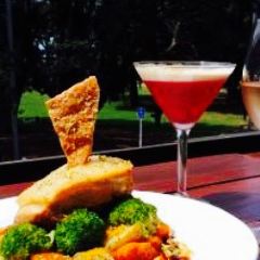 The Attic Bar & Restaurant 여행 사진