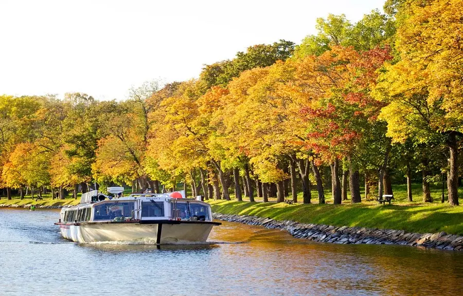 Royal Canal Cruise Tour