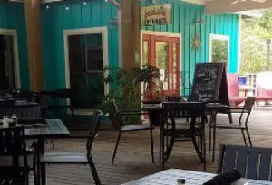 Cosmo's Restaurant & Bar