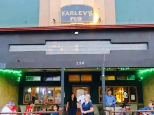 Farley's Irish Pub