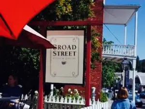 The Broad Street Bistro & Gallery