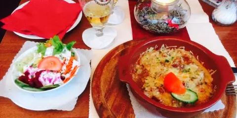 Cafe-Restaurant Und Pension Haus Flora