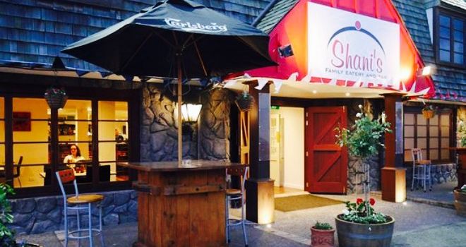 Shani's Family Eatery and Bar