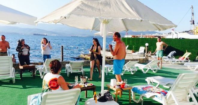 Flavor Restaurant Cafe & Beach Lounge
