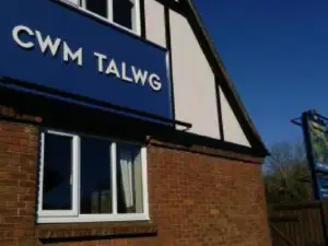 Cwm Talwg Pub