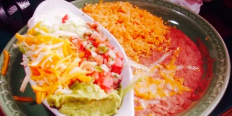 Los Dos Amigos Fiesta