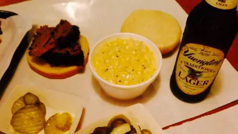 Moonie's Texas BBQ in Hall County
