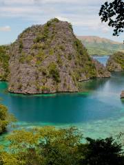 Kayangan Lake