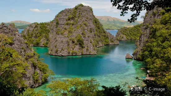 Kayangan Lake