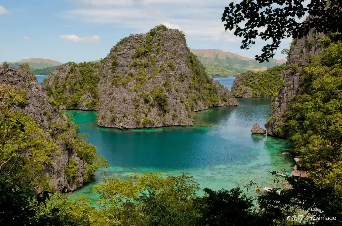Các khách sạn gần Kayangan Lake