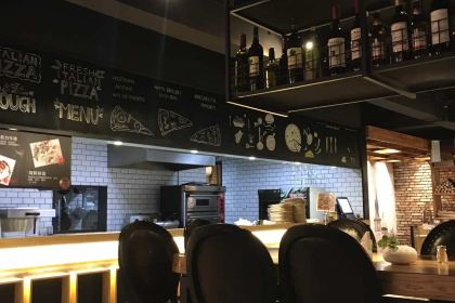 HE WEI FANG HAN SHI FENG SHANG DIAN QI JIAN DIAN