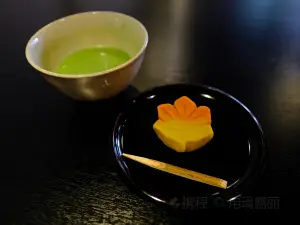 寧楽菓子司 中西与三郎