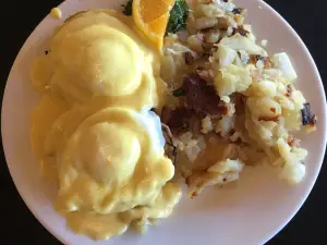 Amphora Diner Deluxe